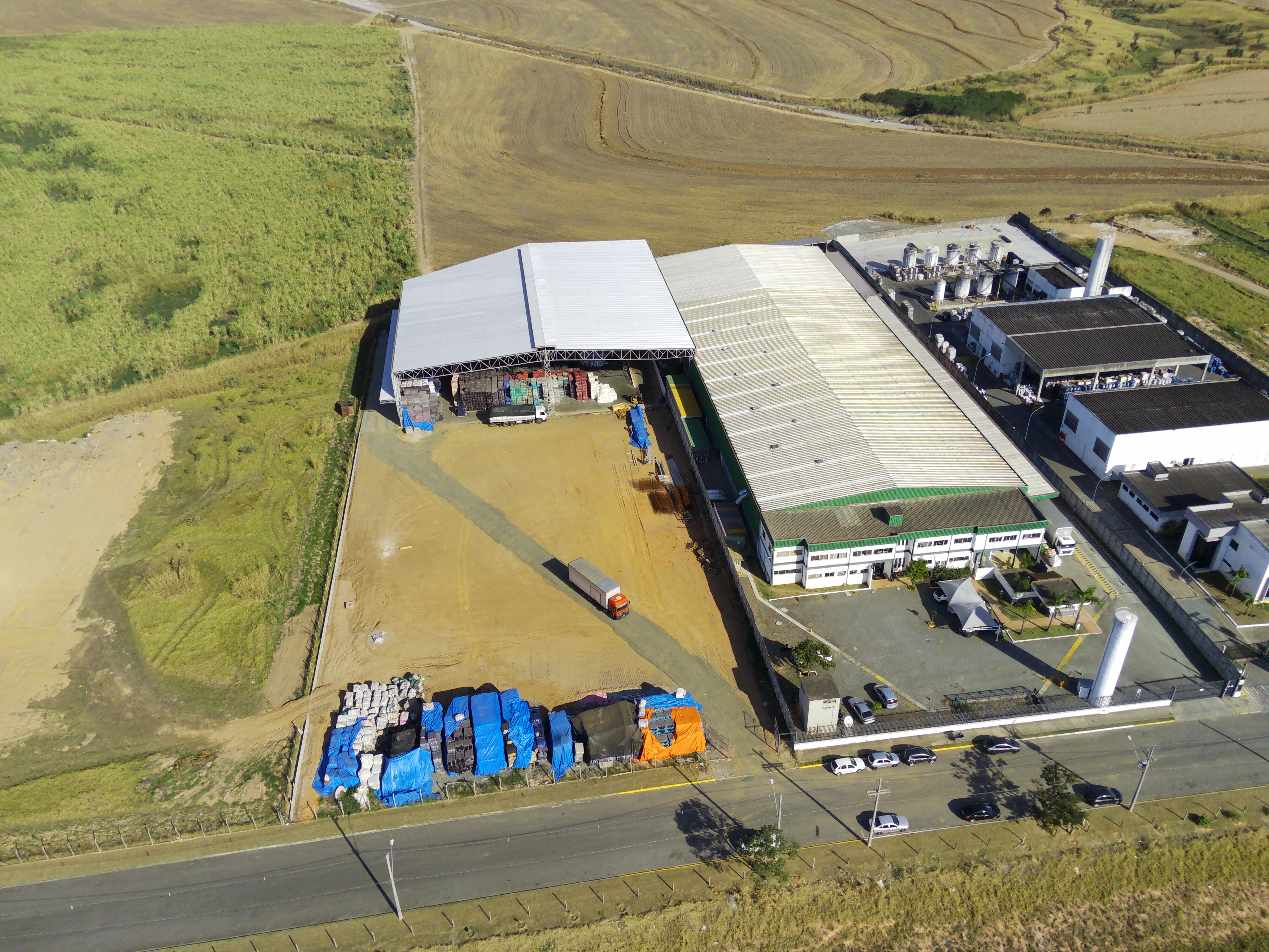 Projeto de barracão em estrutura metálica industrial - ForAll Engenharia